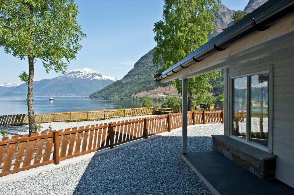 Kinsarvik Camping Hotel ภายนอก รูปภาพ