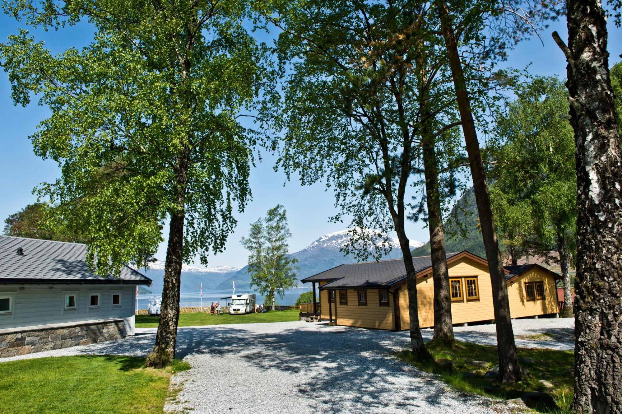 Kinsarvik Camping Hotel ภายนอก รูปภาพ